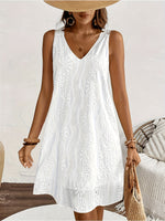 Vestido de encaje sin mangas con cuello en V