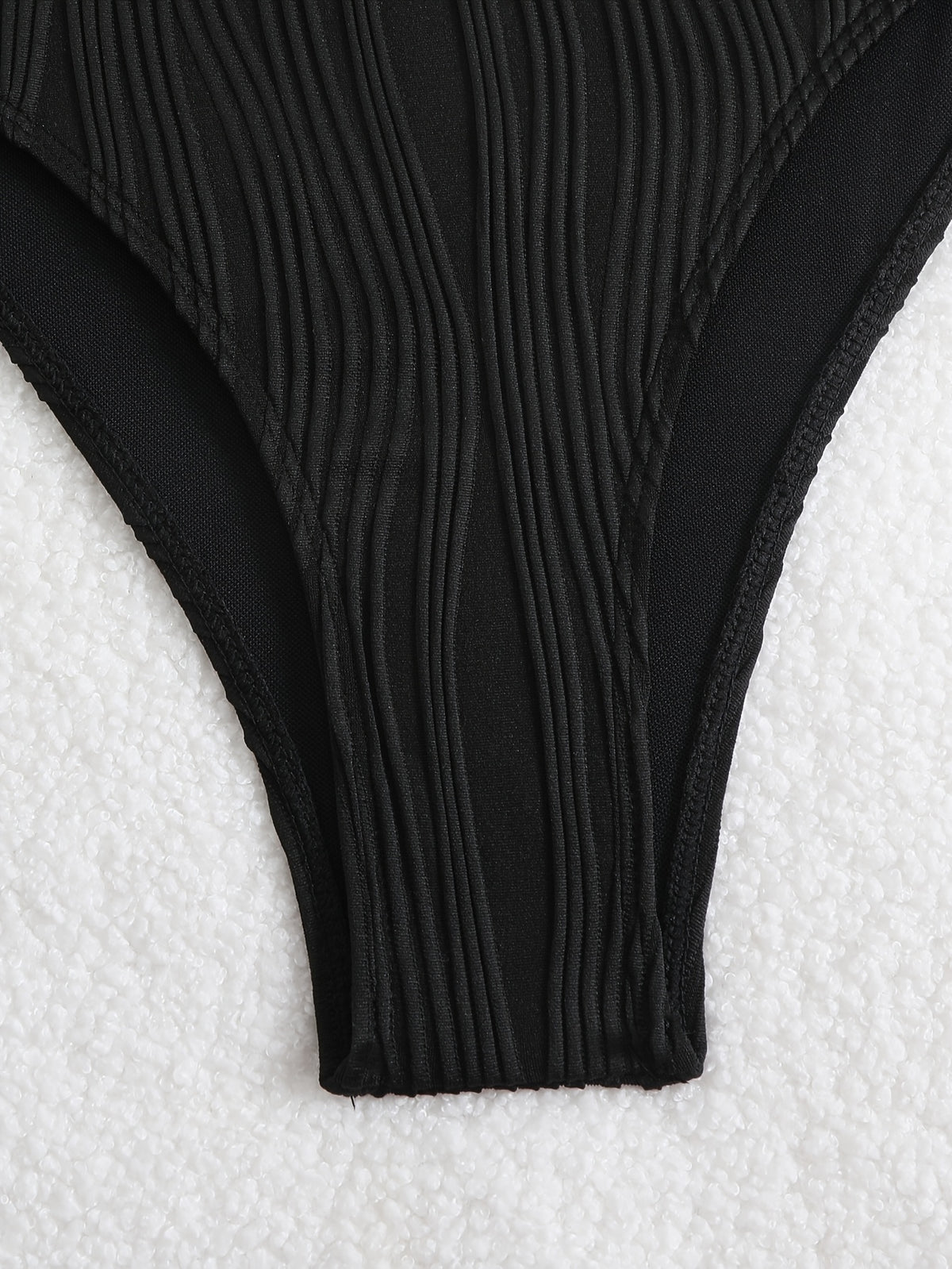 Biquíni de pérolas negro